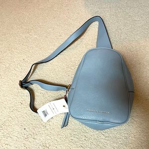 Poppy & Peonies Roamer Sling. Blue. NWT.